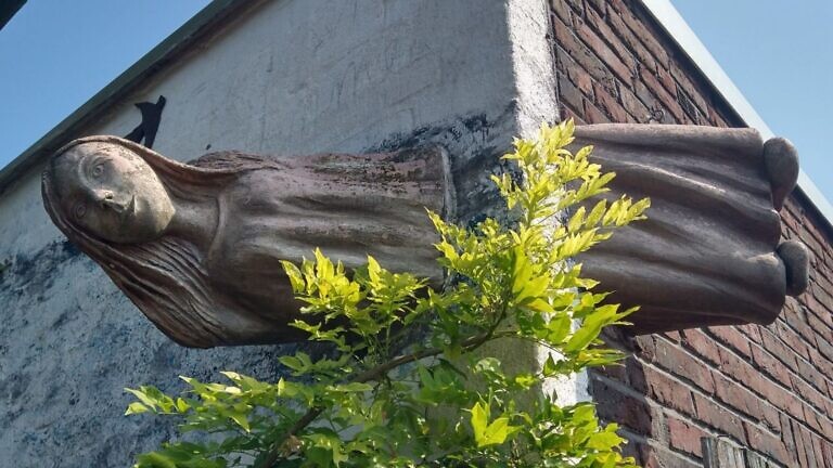 Fliegende Frau